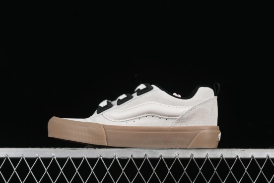 Vans Classics Knu Skool Retro Sneakers with Enlarged Toe and Thickened Tongue - VN000CZUVE1