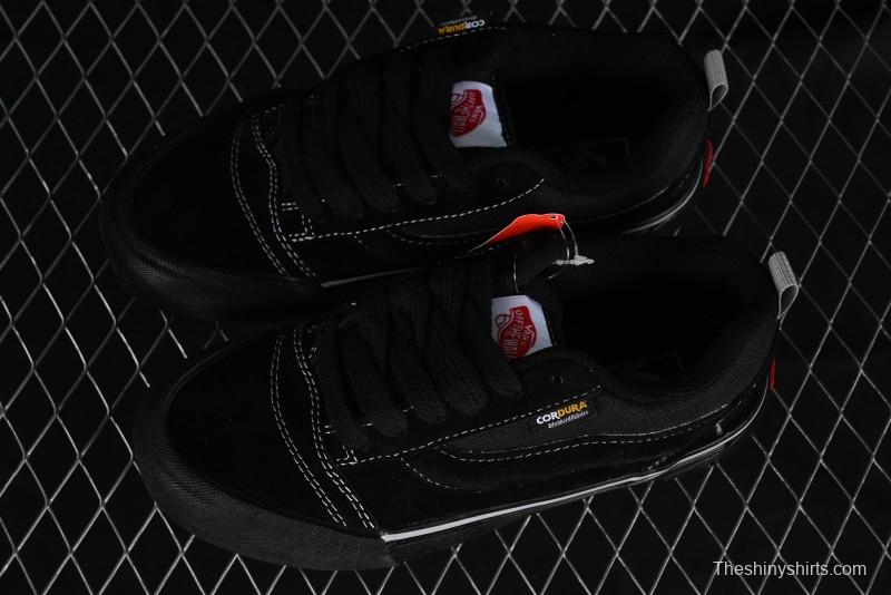 Vans Knu Skool Low Top Retro Casual Vulcanized Slip-On Shoes in Black - VN000CRPBMA