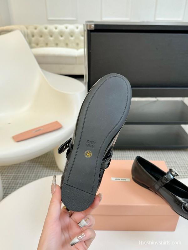2025 Women Miu Miu Black Patent Leather Mary Jane Buckle KFY00300
