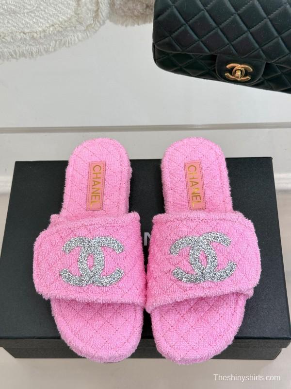 2025 Slippers Chanel Pink Terry Cloth Crystal CC Logo KFY00220