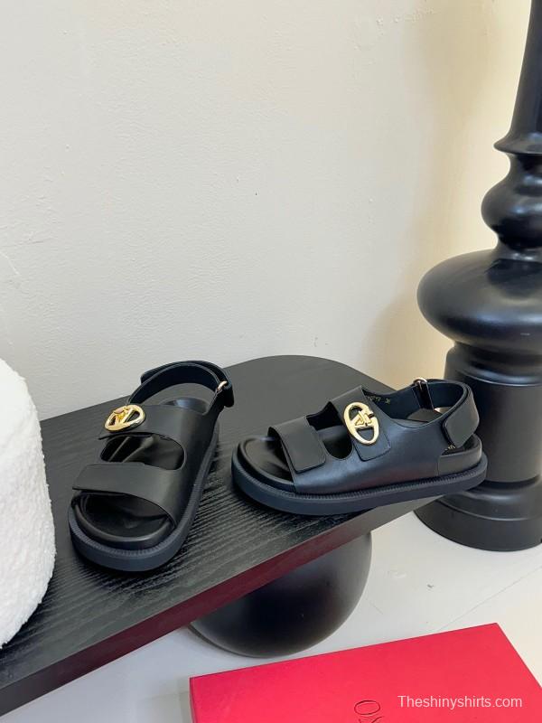 2025 Women Valentino Black Leather Sandals V Buckle KFY00320